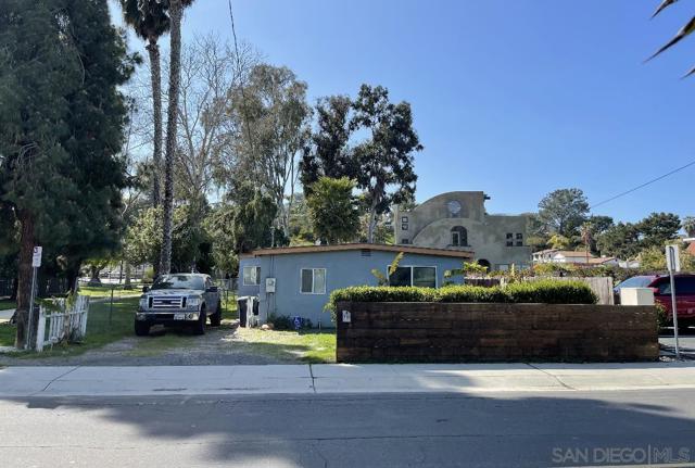 701 Valley Ave, Solana Beach CA: https://media.crmls.org/mediaz/740c24a7-ada3-49ef-a1f4-bdae3c495e58.jpg