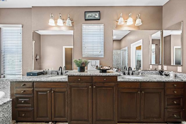 6232 Murdock Way, San Ramon CA: https://media.crmls.org/mediaz/740c49d1-914d-403a-8385-9b94e479d67e.jpg