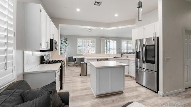 28371 Evening Star Dr, Menifee CA: https://media.crmls.org/mediaz/740c72a2-dee1-496e-8bb3-d6b2cc61131e.jpg
