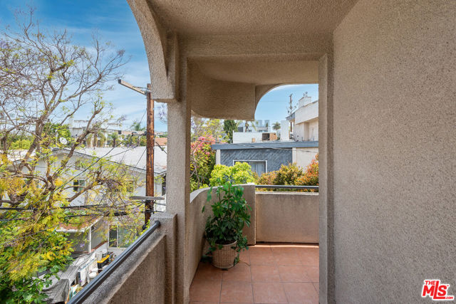 1914 Selby Avenue, Los Angeles CA: https://media.crmls.org/mediaz/740d4715-cab3-45a7-8ca4-b65ae2a15dbb.jpg