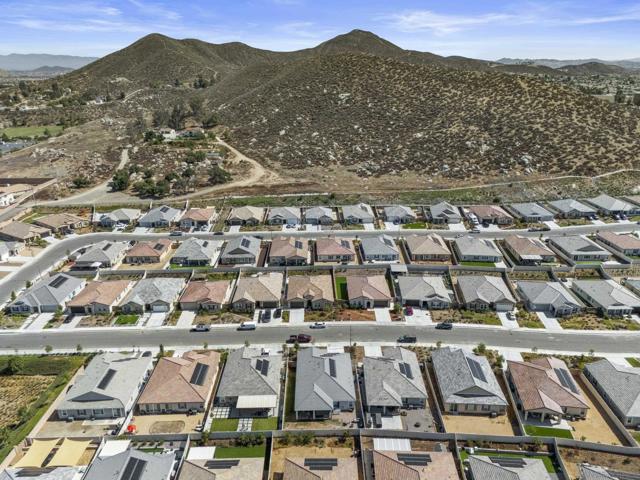 28382 Hopscotch dr,  CA: https://media.crmls.org/mediaz/740e7229-36e7-4d7d-88d4-b1dc0851301f.jpg
