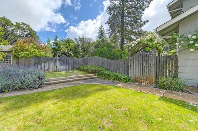 2640 Gayle Lane, Auburn CA: https://media.crmls.org/mediaz/740ed270-b29c-49d0-975e-423c20139e69.jpg