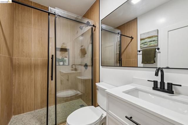 Image 23 of 54 For 7807 Outlook Ave