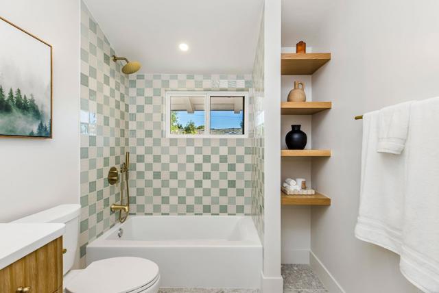 Detail Gallery Image 22 of 28 For 5511 S Corning Ave, Ladera Heights,  CA 90056 - 3 Beds | 2/1 Baths