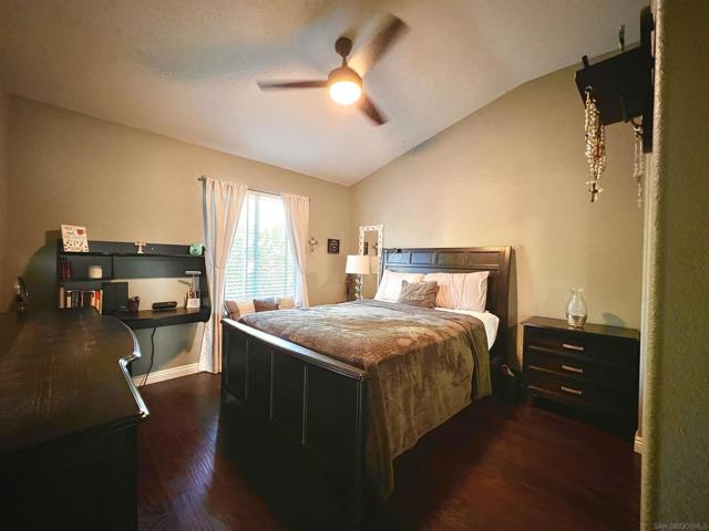 37710 Sprucewood Ln, Murrieta CA: https://media.crmls.org/mediaz/740fa81f-4225-4411-abab-aaff165b94f2.jpg