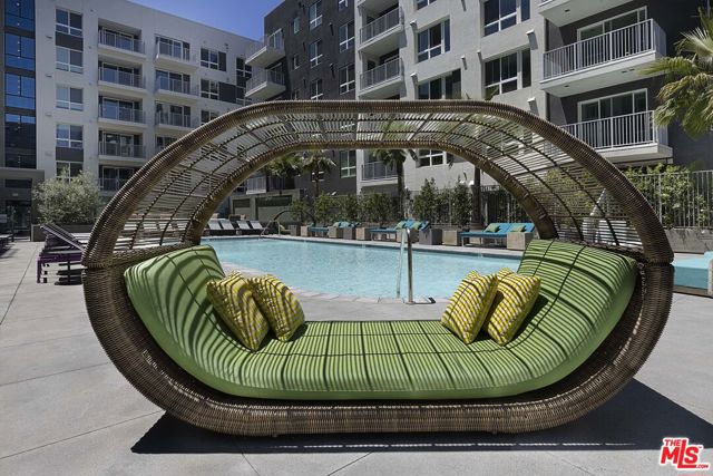 1331 N Cahuenga Boulevard, Los Angeles CA: https://media.crmls.org/mediaz/74105e46-5a00-4295-a75f-d8d02af3028c.jpg