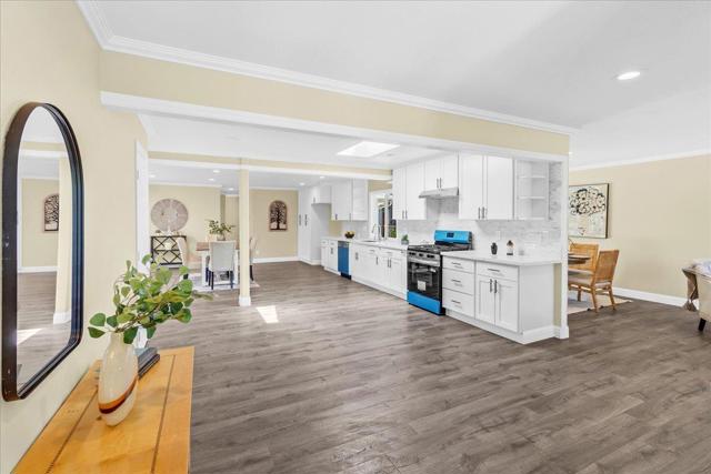 31 La Mirada Court, Salinas CA: https://media.crmls.org/mediaz/7410a234-173e-4e8b-b453-bc78e78c13af.jpg