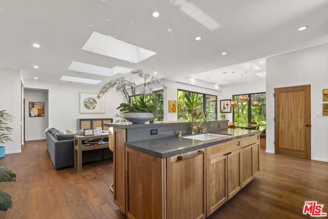 8547 Appian Way, Los Angeles CA: https://media.crmls.org/mediaz/7410b5c5-dd15-440d-b6d7-c81e0297ff55.jpg