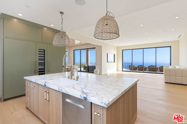 5366 Horizon Drive, Malibu CA: https://media.crmls.org/mediaz/7410c6a9-e7f8-4faa-88af-4326578b8a90.jpg