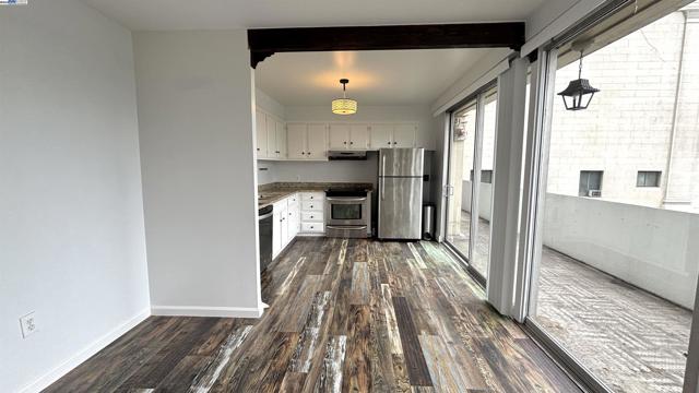 1555 Lakeside, Oakland CA: https://media.crmls.org/mediaz/7410ea6d-80f6-4cd4-af83-85cb0ef5499b.jpg