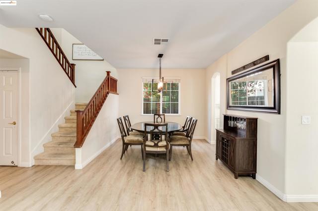 569 Primitivo Ct, Fairfield CA: https://media.crmls.org/mediaz/7411a65b-bc50-4755-bd6a-7a80a9611a90.jpg
