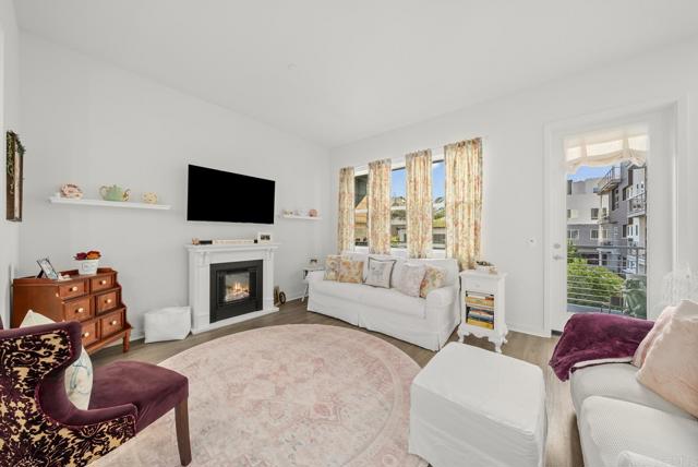 Detail Gallery Image 5 of 34 For 3001 Bravo Loop #1,  Chula Vista,  CA 91915 - 3 Beds | 3 Baths