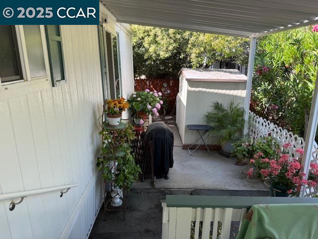 149 Galloway Dr, Concord CA: https://media.crmls.org/mediaz/74123689-7a13-4aa3-838a-dc7c960c956b.jpg