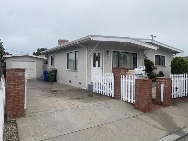 1889 Noche Buena Street, Seaside CA: https://media.crmls.org/mediaz/74125904-9330-407b-a8cc-66b53825551c.jpg