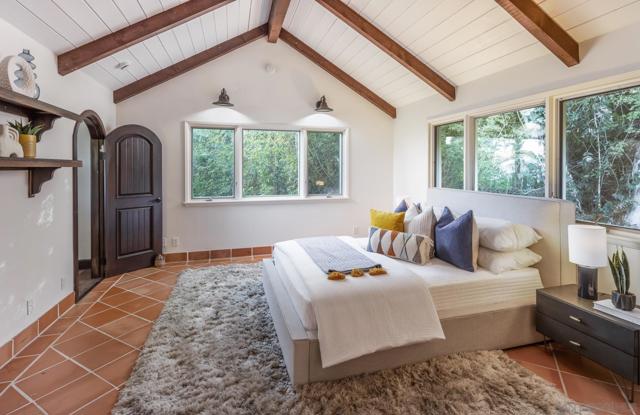 5333 Los Mirlitos, Rancho Santa Fe CA: https://media.crmls.org/mediaz/74125fb8-aff8-4c9e-8695-c11124091c75.jpg