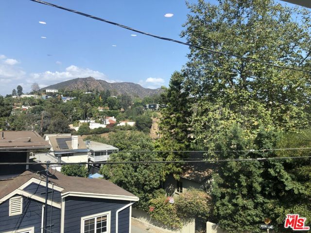 6900 Treasure Trail, Los Angeles CA: https://media.crmls.org/mediaz/74134e3c-7a64-4a3c-ac18-96ccd6b6ff84.jpg