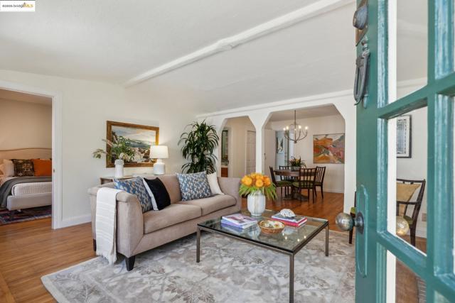 1675 Visalia Ave, Berkeley CA: https://media.crmls.org/mediaz/7413aeb3-b0ad-4ff1-a0ef-7749094bcfb8.jpg