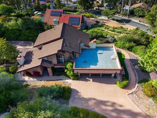 1586 Kimberly Woods Dr, El Cajon CA: https://media.crmls.org/mediaz/7413c19c-f792-4097-9523-2b04c0c04e8e.jpg