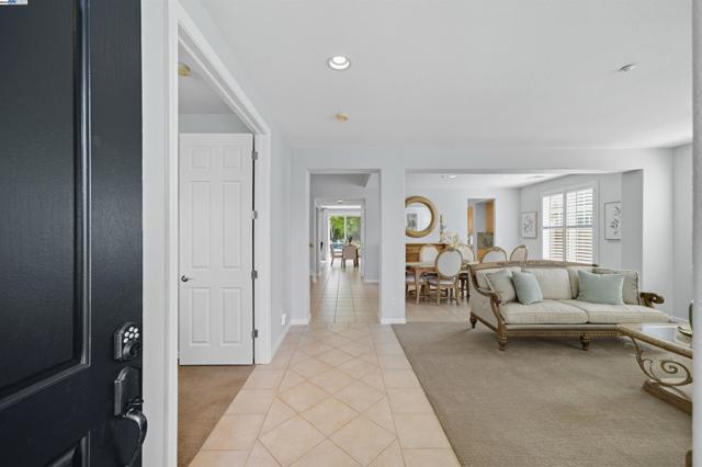 3080 Bresso Dr, Livermore CA: https://media.crmls.org/mediaz/7413cdd0-85a7-4223-849c-48802b0a2270.jpg