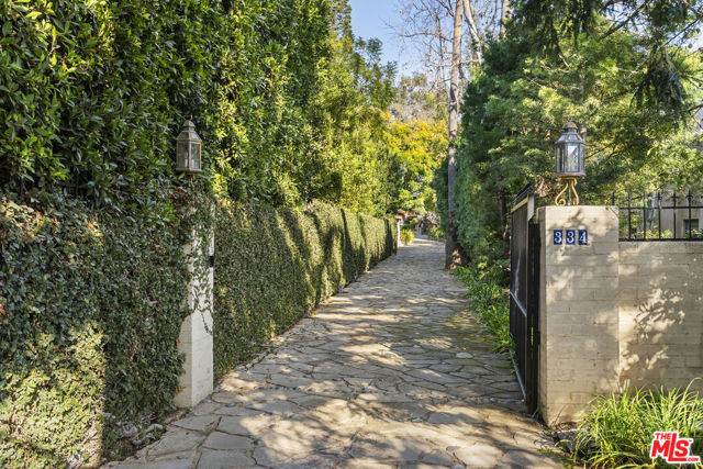 Drew Fenton | 334 N Carmelina Avenue Los Angeles CA | MLS: 7014320