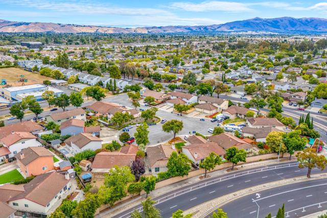 6084 Amador Place, Newark CA: https://media.crmls.org/mediaz/7414209d-1278-4e9e-84a6-b03dd284d2af.jpg