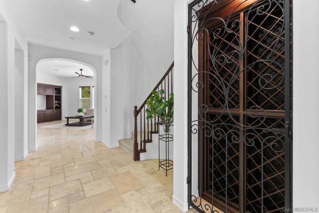 5527 Alexandrine Ct, Oceanside CA: https://media.crmls.org/mediaz/741475e3-adce-4e41-bd46-c1640ac6a8cf.jpg