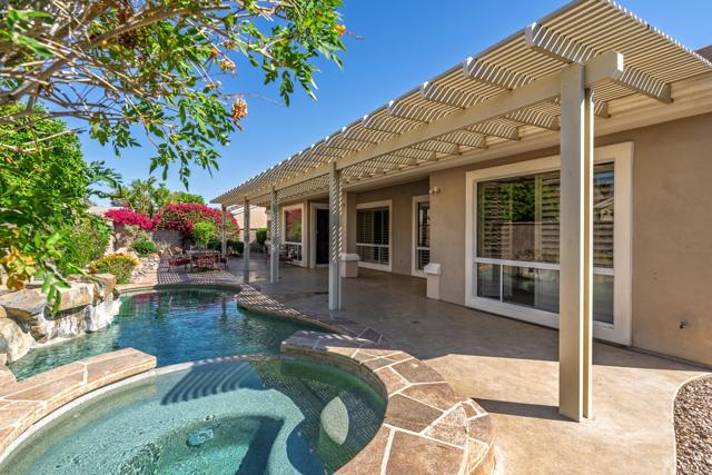 36411 Tallowood Drive, Palm Desert CA: https://media.crmls.org/mediaz/7414b1ea-0958-417b-868c-f062cc91afd2.jpg