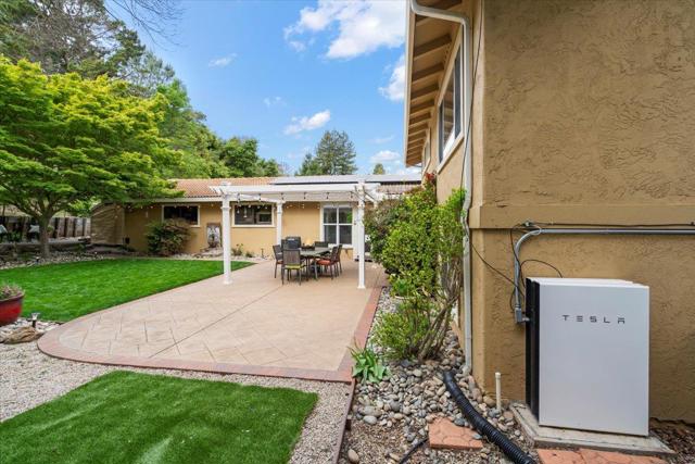 17441 Blue Jay Drive, Morgan Hill CA: https://media.crmls.org/mediaz/741610ab-9ccb-45b4-9e36-508ef91e67ad.jpg