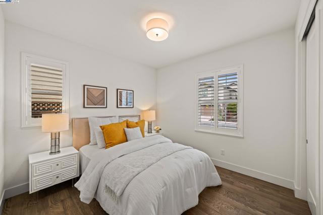 318 Paradiso Ct, San Ramon CA: https://media.crmls.org/mediaz/74168a3c-7cdc-46b5-a6b8-1fe2fc51d38a.jpg