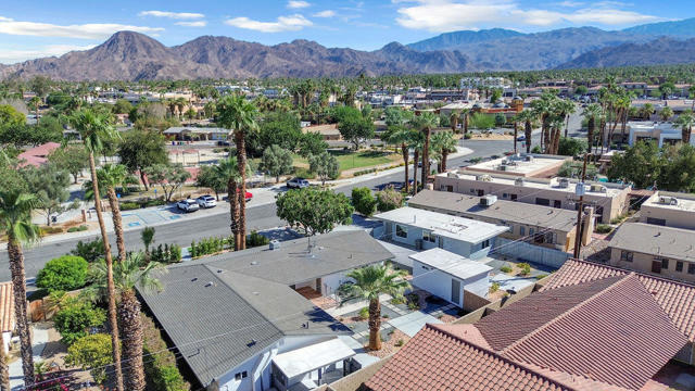 44635 San Carlos Avenue, Palm Desert CA: https://media.crmls.org/mediaz/74169a24-f99f-42c9-9543-93913e8a7731.jpg