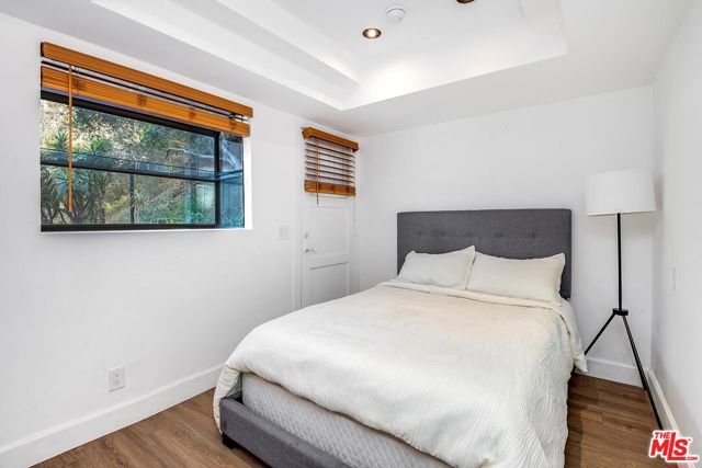 9622 Highland Gorge Drive, Beverly Hills CA: https://media.crmls.org/mediaz/7416c33a-6032-4164-bedf-c8fe23edbbd1.jpg