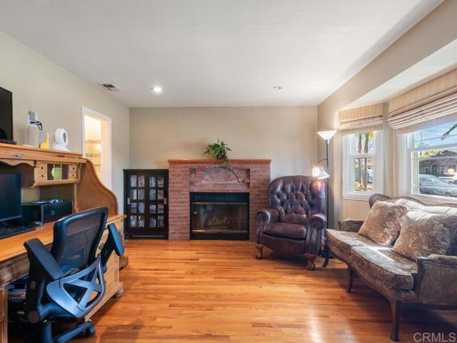 Detail Gallery Image 14 of 30 For 4839 Winona Ave, San Diego,  CA 92115 - 4 Beds | 3 Baths