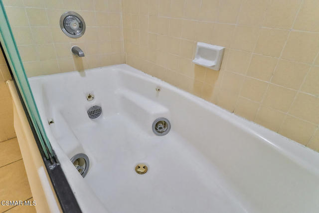 1822 Calle Borrego, Thousand Oaks CA: https://media.crmls.org/mediaz/74180c21-6290-4297-9e7d-bdd645cf624f.jpg