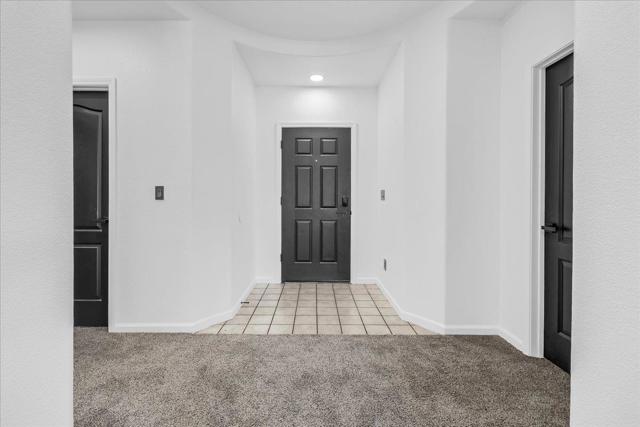 1233 Greenleaf Loop, Greenfield CA: https://media.crmls.org/mediaz/7418b7c9-cbaa-4c60-a2a2-4c96d37dfce3.jpg