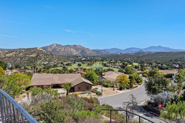 23742 Calistoga Pl, Ramona CA: https://media.crmls.org/mediaz/7418dcb5-2db4-4306-a467-3fc007b2f91c.jpg