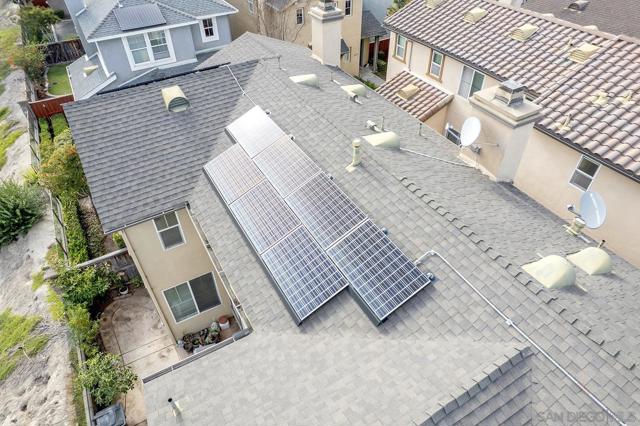 1670 Grasshopper Ln, Chula Vista CA: https://media.crmls.org/mediaz/7418ee0d-66e9-4503-865a-f79b5a35d501.jpg