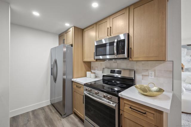 7836 Hummingbird Ln, San Diego CA: https://media.crmls.org/mediaz/74192660-329d-4712-8c26-165bb57d847c.jpg