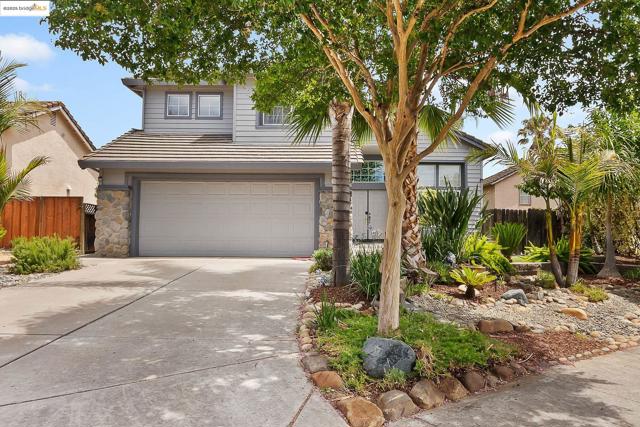 20 Goldmeadow Ct, Brentwood CA: https://media.crmls.org/mediaz/74198717-da33-4853-bc54-522e7096f34f.jpg