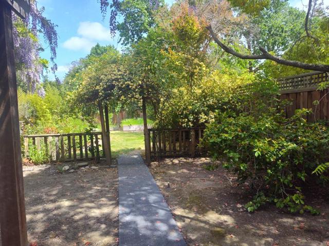 136 Lorie Court, Walnut Creek CA: https://media.crmls.org/mediaz/74199106-ed34-4f11-80a8-52d48e3738f9.jpg