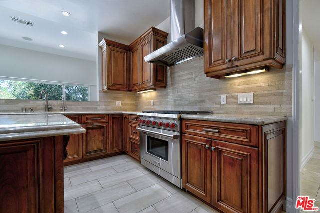 23637 Park Belmonte, Calabasas CA: https://media.crmls.org/mediaz/741a131e-5066-4d57-8356-f0f3bea832c6.jpg
