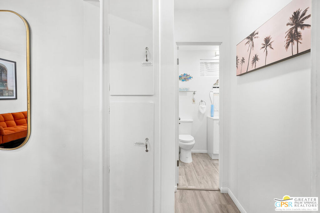https://media.crmls.org/mediaz/741b0386-7ebe-43db-8485-f5f544393e91.jpg?preset=X-Large