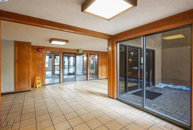 Image 5 of 55 For 26937 Hayward Blvd  217