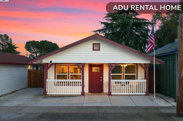 507 Maple St, Livermore CA: https://media.crmls.org/mediaz/741b5e56-12eb-4f7c-bca7-e20053fee208.jpg