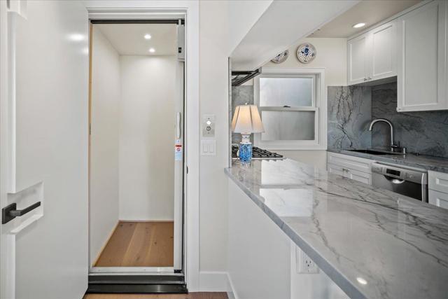 0 San Carlos 2 NW of Santa Lucia, Carmel CA: https://media.crmls.org/mediaz/741ba26d-4b61-46ac-a0a2-6468db24cc11.jpg