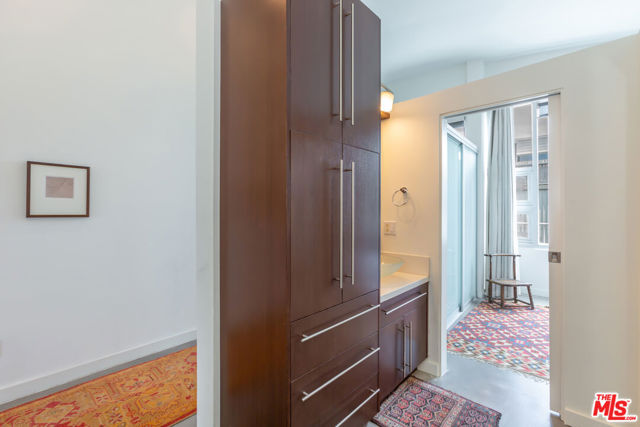 615 Hampton Drive, Venice CA: https://media.crmls.org/mediaz/741bcf6c-2260-4344-8605-67f4d1c14012.jpg