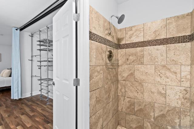 10325 Caminito Cuervo, San Diego CA: https://media.crmls.org/mediaz/741c643e-edfa-42e8-8073-d0b49c425d03.jpg