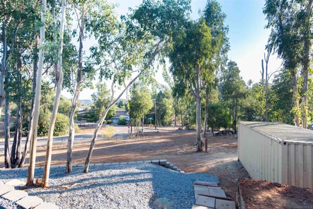 11534 Manzanita Rd, Lakeside CA: https://media.crmls.org/mediaz/741c7254-0e83-4e19-b72e-2c69d08a5220.jpg