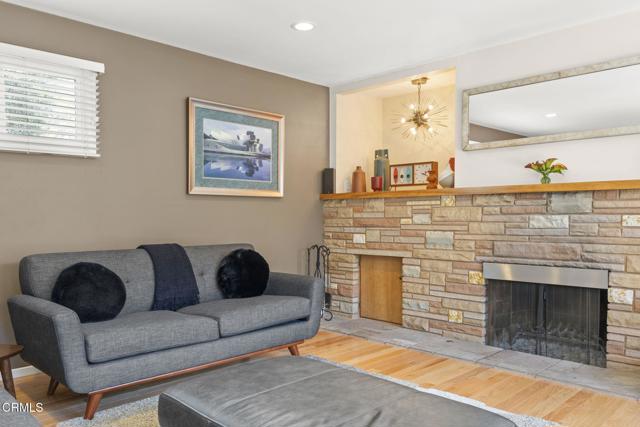 109 Shamrock Drive, Ventura CA: https://media.crmls.org/mediaz/741ca4f2-370c-4292-ac2a-52c2e4b87060.jpg