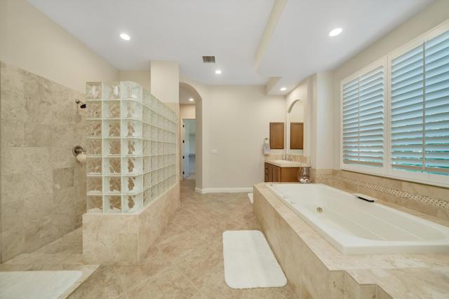 Image 29 of 42 For 81195 Muirfield Vlg.