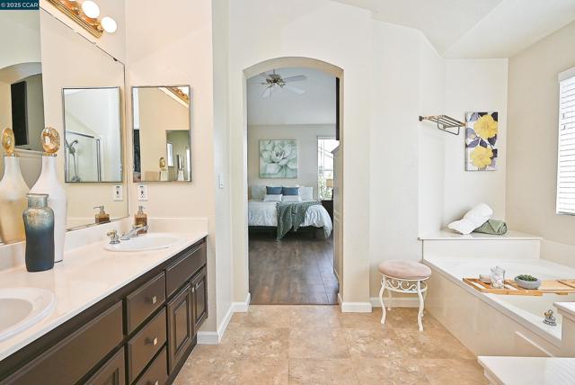 663 Greylyn Dr, San Ramon CA: https://media.crmls.org/mediaz/741d6201-3873-42e8-987d-88a0e1c11e42.jpg